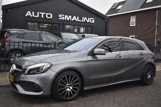 Vaurioauto  passenger cars Mercedes A-klasse 1.6 180 Prestige AMG 122Pk *Navi/Clima/Camera/Stoelverwarming 2015/11