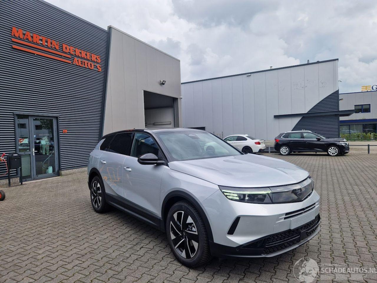 Opel Grandland 1.2 Turbo Hybrid Edition | Techpack