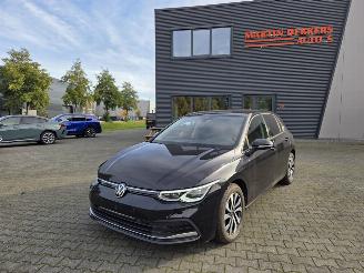 Schadeauto Volkswagen Golf STYLE / NAVI / CAMERA / STOELVERW /20 DKM 2022/3
