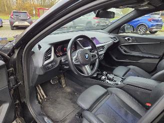 BMW 1-serie 116i M-SPORT AUTOMAAT  / PANO / 33 DKM picture 17