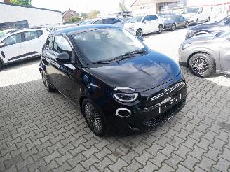 Fiat 500E ICON picture 2