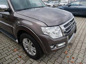 Mitsubishi Pajero 3.2 DI-D  PANORAMADAK LEER XENON AWD 7 PERSOONS picture 8