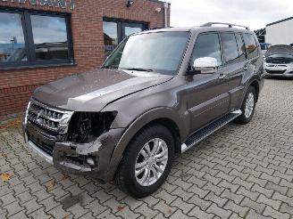 Mitsubishi Pajero 3.2 DI-D  PANORAMADAK LEER XENON AWD 7 PERSOONS picture 2