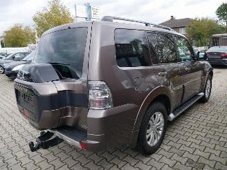 Mitsubishi Pajero 3.2 DI-D  PANORAMADAK LEER XENON AWD 7 PERSOONS picture 4