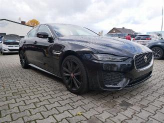 Jaguar XE R DYNAMIC MOTORSCHADE picture 3