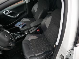 Peugeot 2008 ALLURE AUTOMAAT picture 16