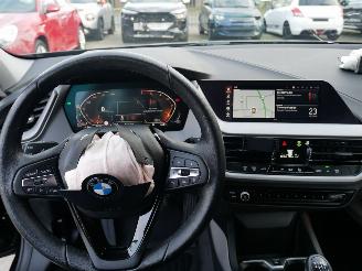 BMW 1-serie 116 d ADVANTAGE LED VIRTUAL COCKPIT. picture 9