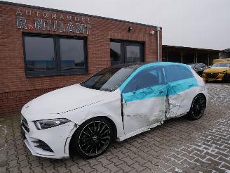 krockskadad bil auto Mercedes A-klasse A 180 D AMG ALCANTARA LED PANORAMADAK 2019/7