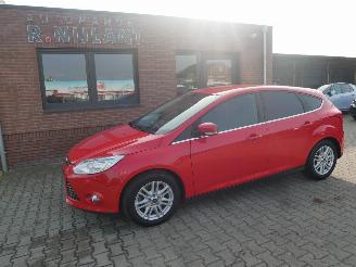 Damaged car Ford Focus TITANIUM X XENON 2013/1