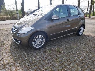 Unfallwagen Mercedes A-klasse A 180 ELEGANCE BI-XENON SCHUIFDAK AUTOMAAT 2010/8