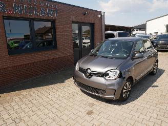 Schadeauto Renault Twingo INTENS 2021/11