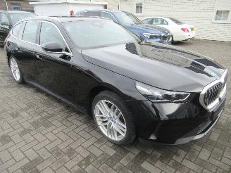 BMW i5 i5 E-Drive40 AUT. Touring  Navi Leer Camera Led StoelVerwarming..... picture 2