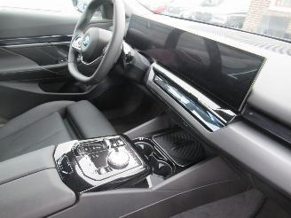 BMW i5 i5 E-Drive40 AUT. Touring  Navi Leer Camera Led StoelVerwarming..... picture 14