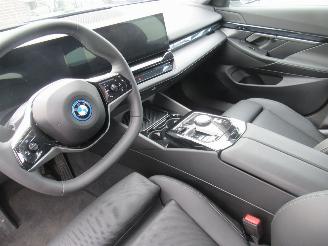 BMW i5 i5 E-Drive40 AUT. Touring  Navi Leer Camera Led StoelVerwarming..... picture 18