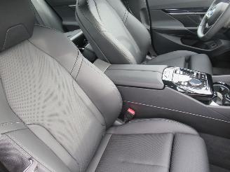 BMW i5 i5 E-Drive40 AUT. Touring  Navi Leer Camera Led StoelVerwarming..... picture 16