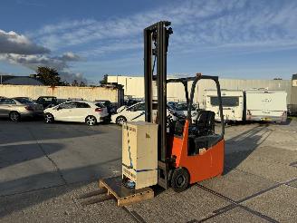 Vaurioauto  machines Hyster  Hawker electrisch 1999/1