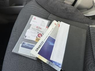 Mitsubishi Grandis 2.4 -16v Intense 7 persoons picture 10