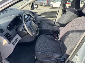 Mitsubishi Grandis 2.4 -16v Intense 7 persoons picture 5