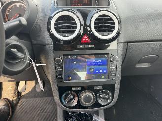 Opel Corsa 1.4 16v Edition picture 8