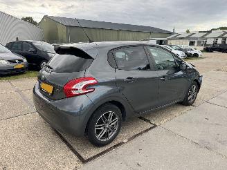 Peugeot 208 1.2  VTI Envy 5drs picture 3