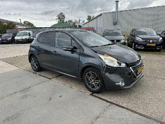 Peugeot 208 1.2  VTI Envy 5drs picture 2