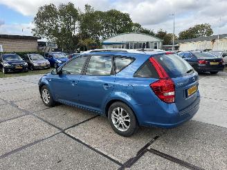 Kia Cee d 1.6 CVVT X-tra Sporty Wagon picture 4