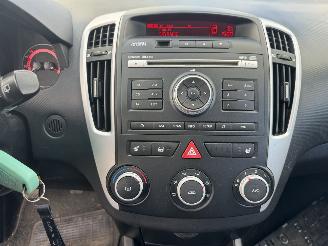 Kia Cee d 1.6 CVVT X-tra Sporty Wagon picture 8