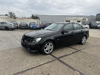 uszkodzony samochody osobowe Mercedes C-klasse C180 Class 125 2011/11