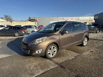 uszkodzony samochody osobowe Renault Grand-scenic 2.0 Aut. Privilege 2009/7