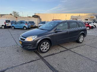 uszkodzony samochody osobowe Opel Astra Wagon 1.6 Cosmo 2009/8