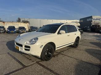 škoda osobní automobily Porsche Cayenne 4.5 S 2004/3