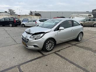 uszkodzony samochody osobowe Opel Corsa 1.4 Cosmo 2015/3