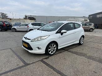 skadebil auto Ford Fiesta 1.4 trend 2009/1