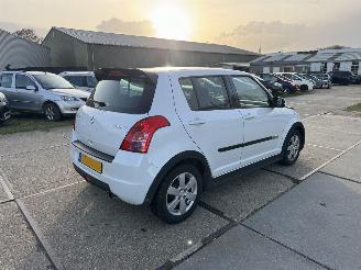 Suzuki Swift 1.3 Limited 5 drs picture 3