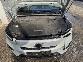 Volvo C-40 C40 Single Motor Extended Range Plus Dark picture 13