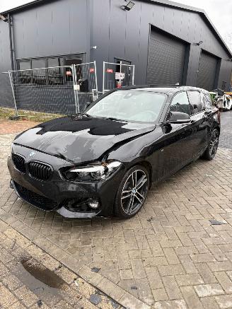 Schadeauto BMW 1-serie 118i 2018/4