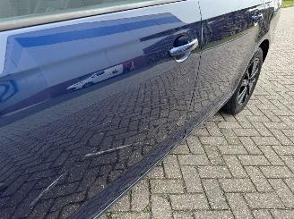 Volkswagen Golf 1.6 TDI  77kw AIRCO picture 10