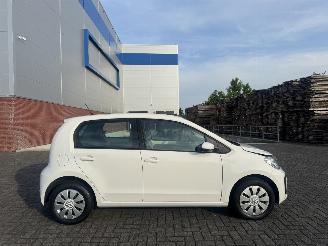 Schadeauto Volkswagen Up! 1.0 44kw AIRCO 2017/4
