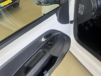 Volkswagen Up! 1.0 44kw AIRCO picture 14