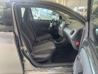 Peugeot 108 1.0 e-Active AIRCO Euro6 picture 23