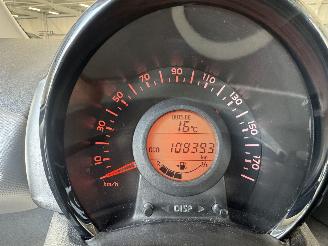 Peugeot 108 1.0 e-Active AIRCO Euro6 picture 25