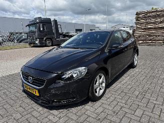  Volvo V-40 2.0 D2 R-Design 2015/12