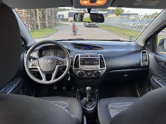 Hyundai I-20 1.2 i  63kw Airco picture 11