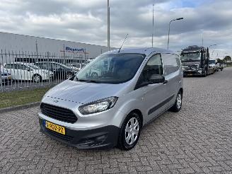 skadebil bedrijf Ford Transit Courier Van  2018/6