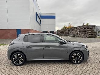 Peugeot 208 1.2 PureTech 74Kw Clima - Navi picture 5