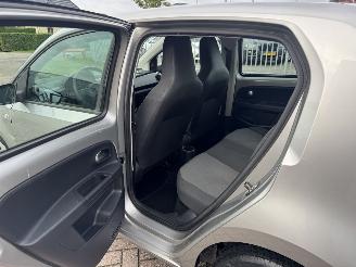 Volkswagen Up! 1.0 44Kw AIRCO picture 14