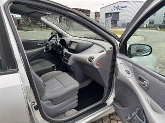 Nissan Almera-tino 1.8 AIRCO - NAVI picture 19