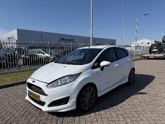 krockskadad bil auto Ford Fiesta ST-Line 2016/9