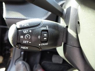 Peugeot 208 e- Active Pack picture 14