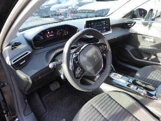 Peugeot 208 e- Active Pack picture 10